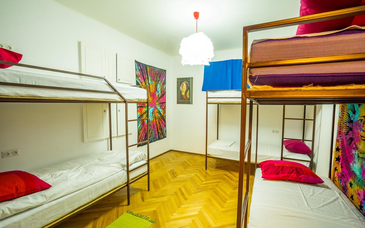 Zgarbi Hostel Tbilisi Eksteriør billede