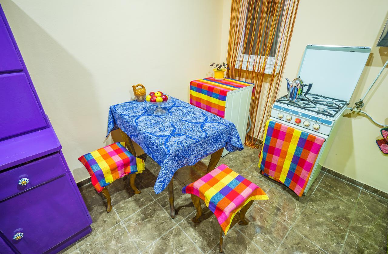 Zgarbi Hostel Tbilisi Eksteriør billede