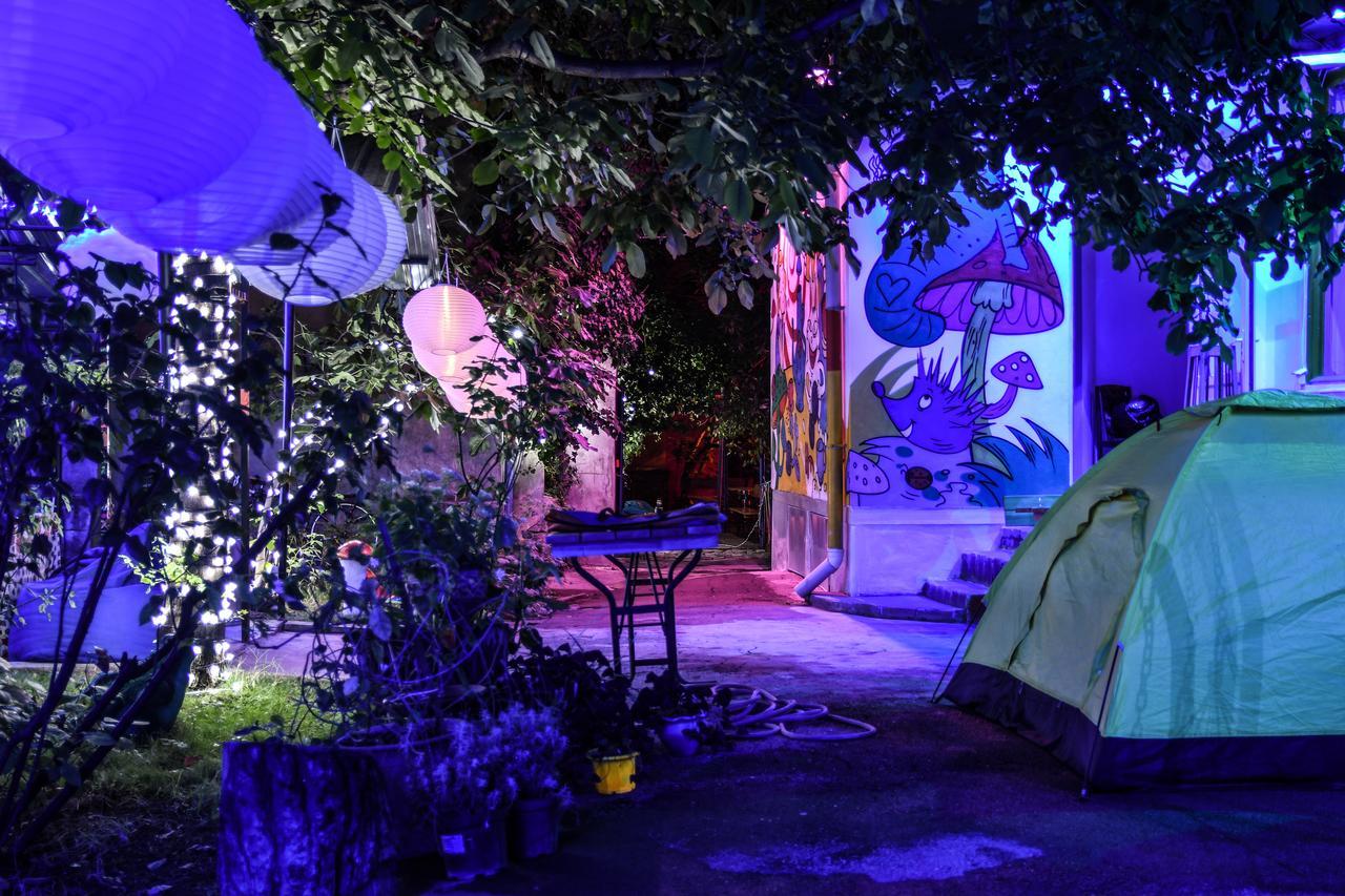 Zgarbi Hostel Tbilisi Eksteriør billede
