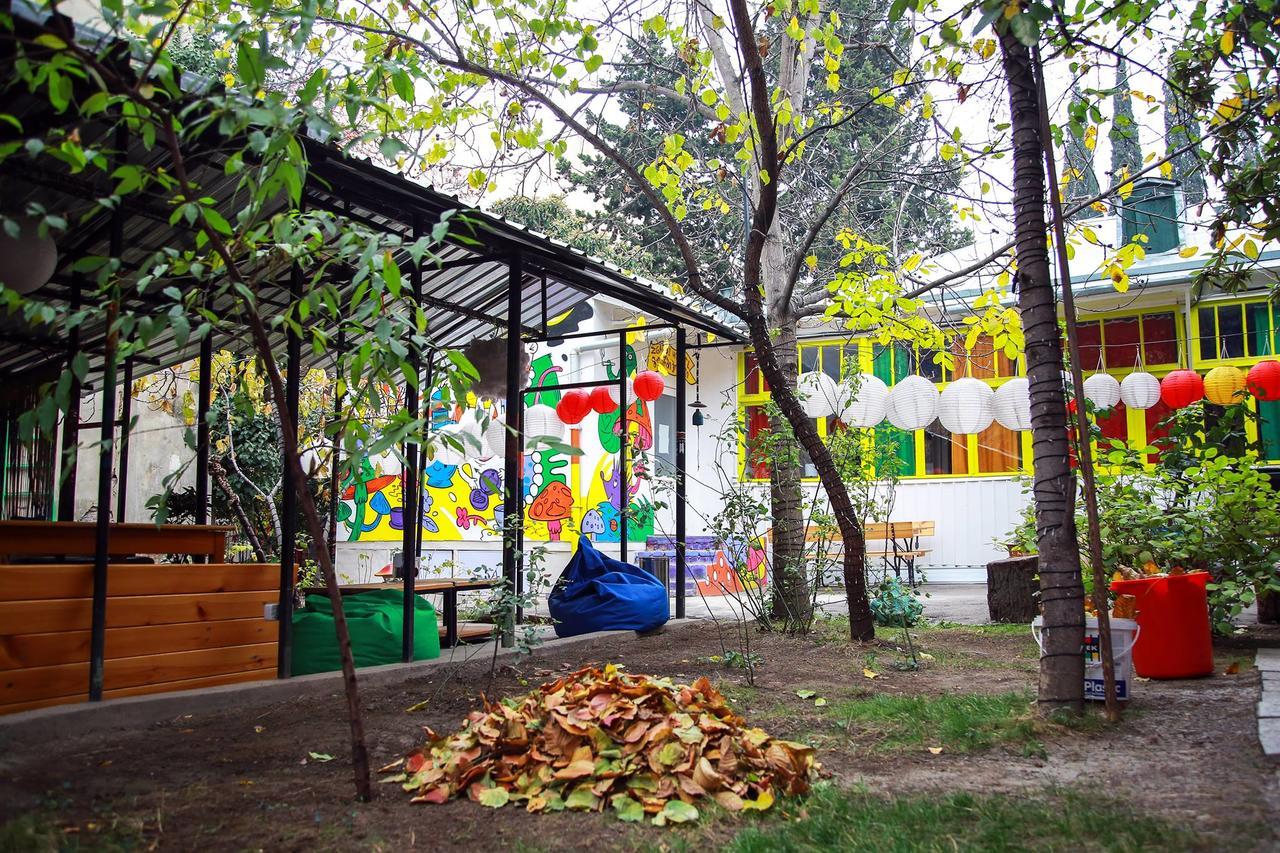 Zgarbi Hostel Tbilisi Eksteriør billede