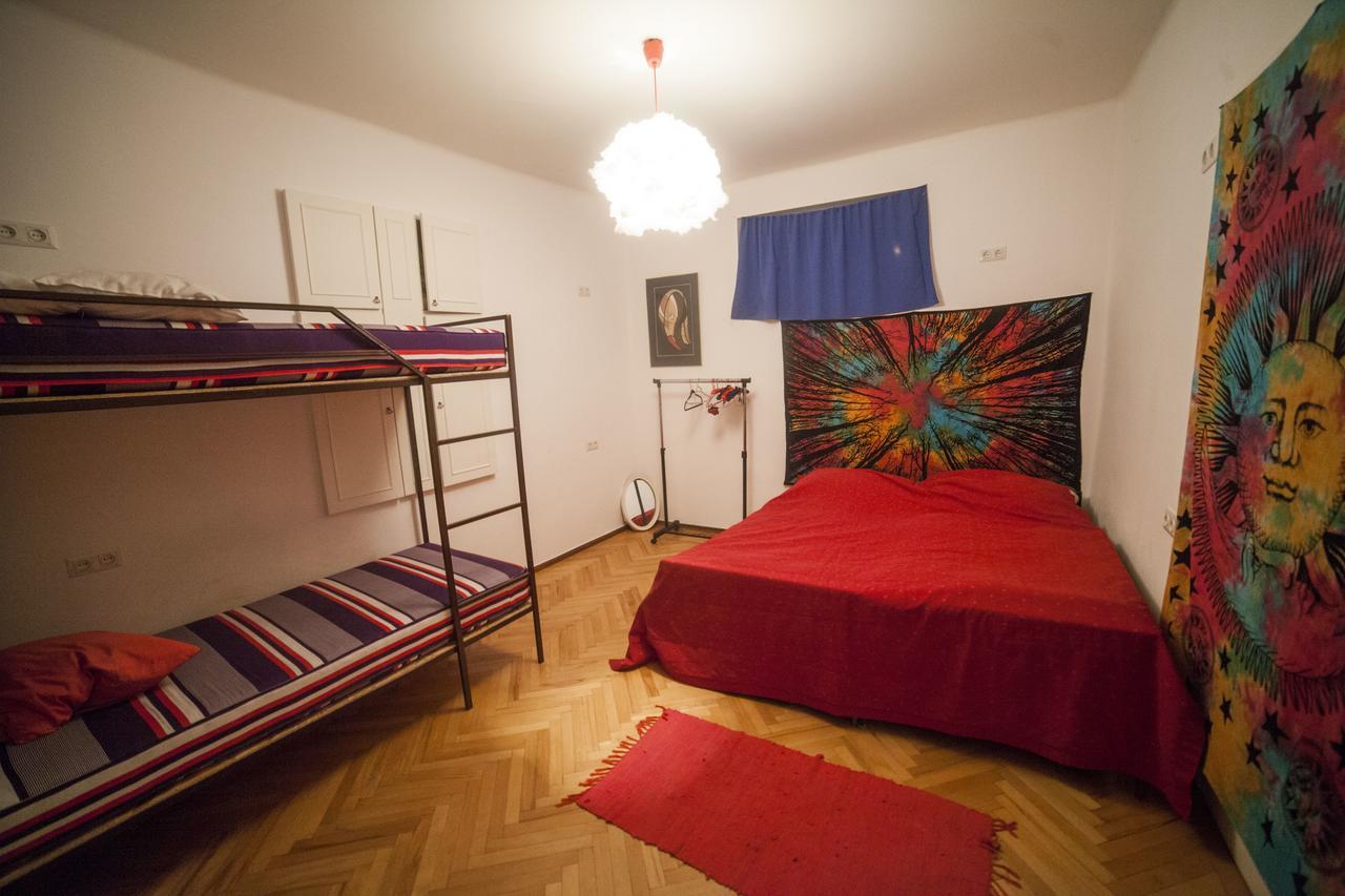 Zgarbi Hostel Tbilisi Eksteriør billede