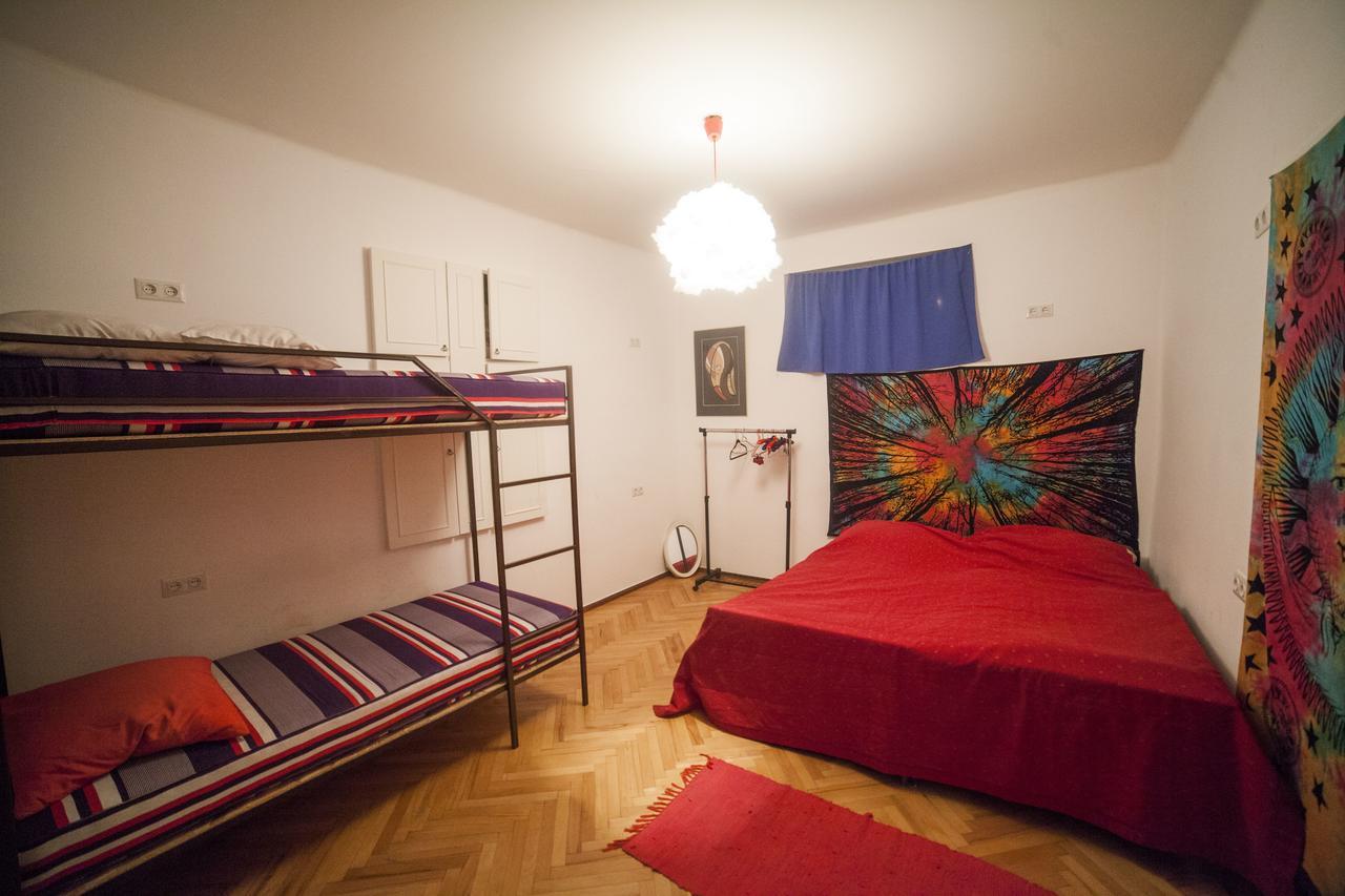 Zgarbi Hostel Tbilisi Eksteriør billede