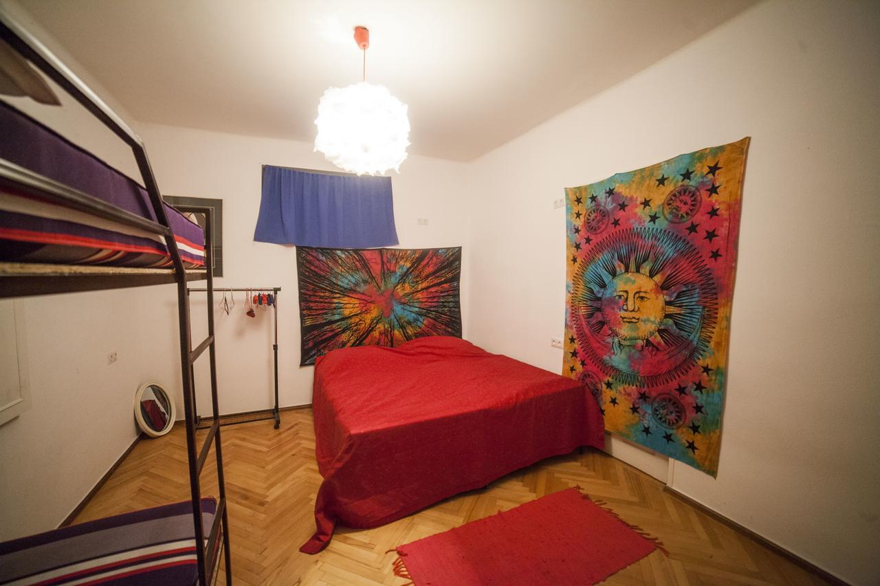 Zgarbi Hostel Tbilisi Eksteriør billede